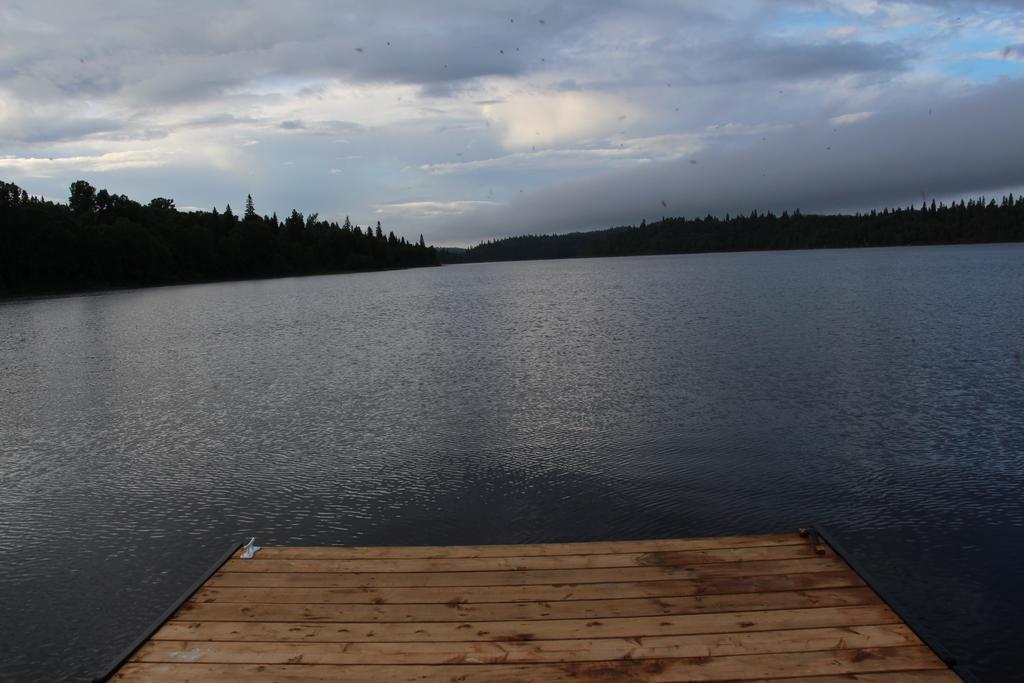 Catfish Lakefront Cabins & Campground Wawa Extérieur photo