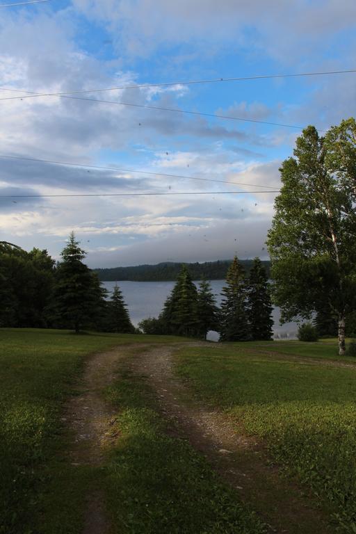 Catfish Lakefront Cabins & Campground Wawa Extérieur photo