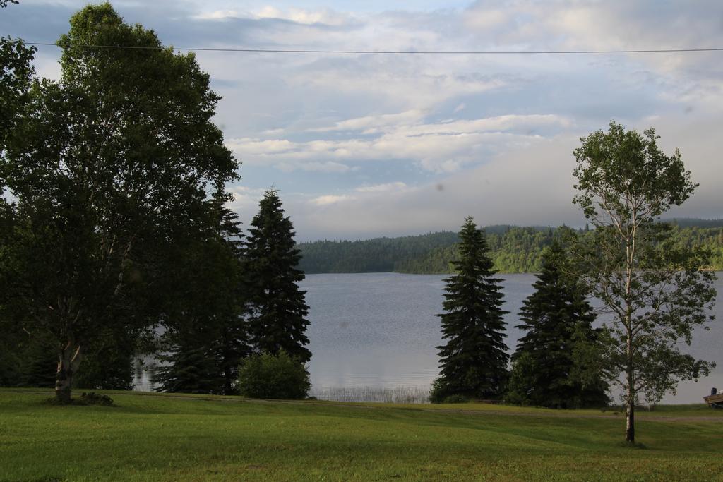 Catfish Lakefront Cabins & Campground Wawa Extérieur photo