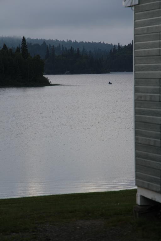 Catfish Lakefront Cabins & Campground Wawa Extérieur photo
