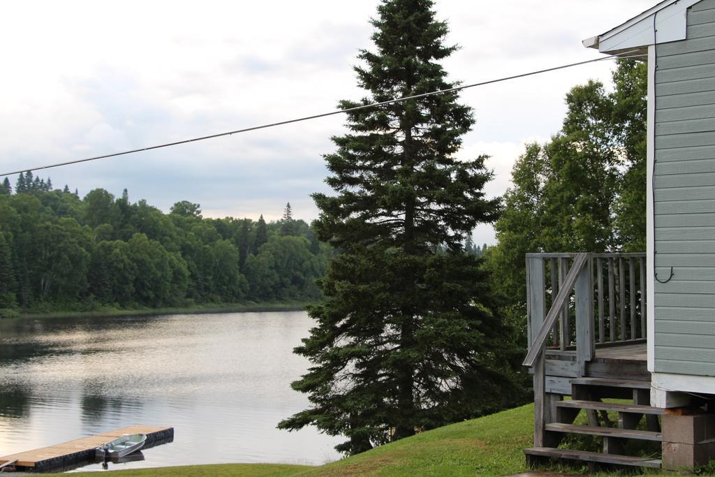 Catfish Lakefront Cabins & Campground Wawa Extérieur photo