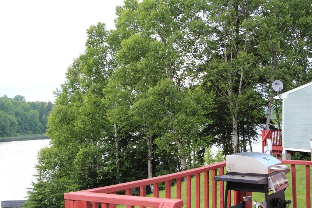 Catfish Lakefront Cabins & Campground Wawa Extérieur photo